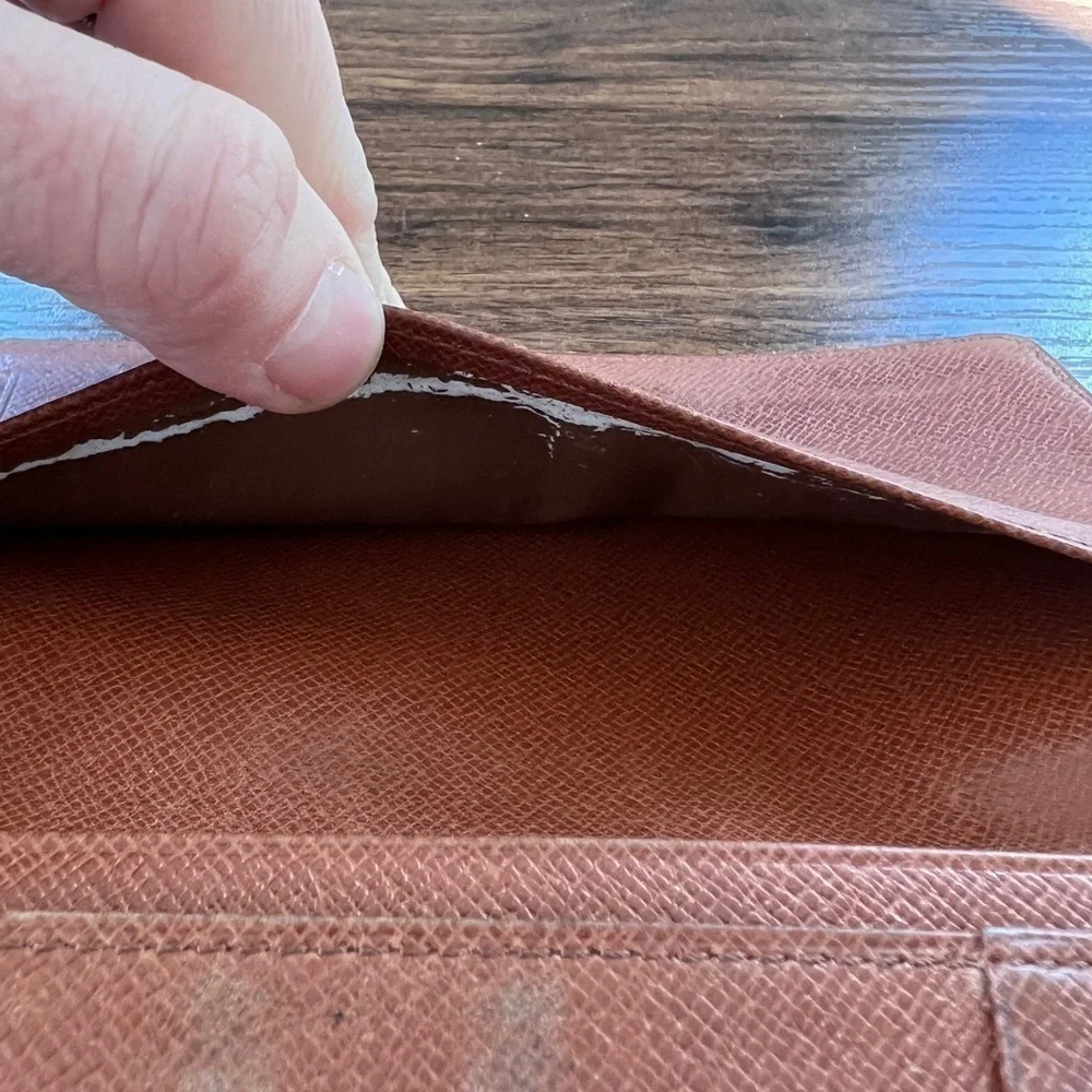 Louis Vuitton Monogram Bifold Wallet - Picture 7 of 8